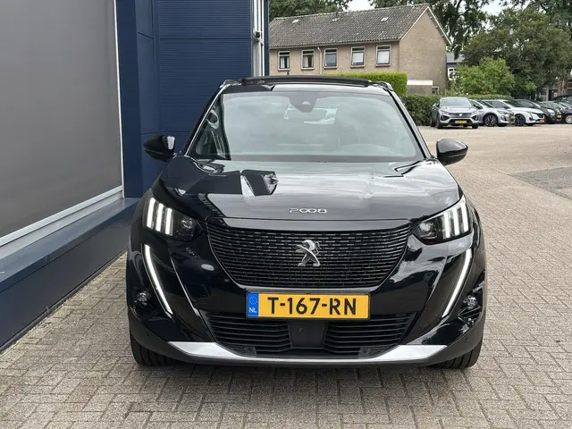 Peugeot e-2008 EV GT Pack 136 PK 2022 Elektrisch 2