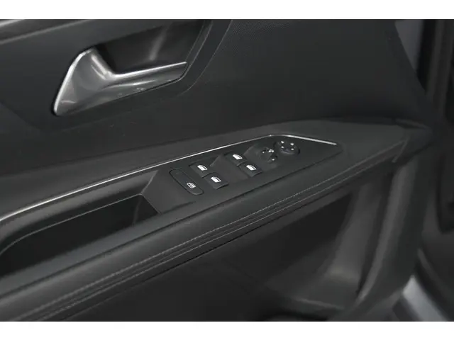 Peugeot 3008 PureTech 130 EAT8 GT Line 2019 Benzine 27