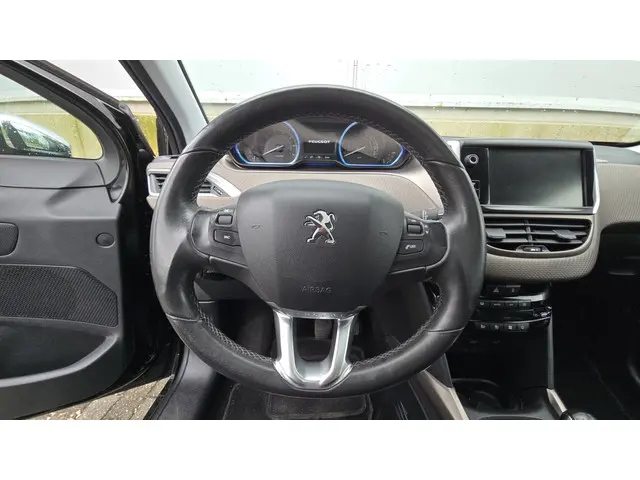Peugeot 2008 1.2 VTi Allure Pack Premium Plus 2014 Benzine 20