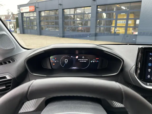 Peugeot 208 1.2 Turbo 100 PK Allure 2024 Benzine 22