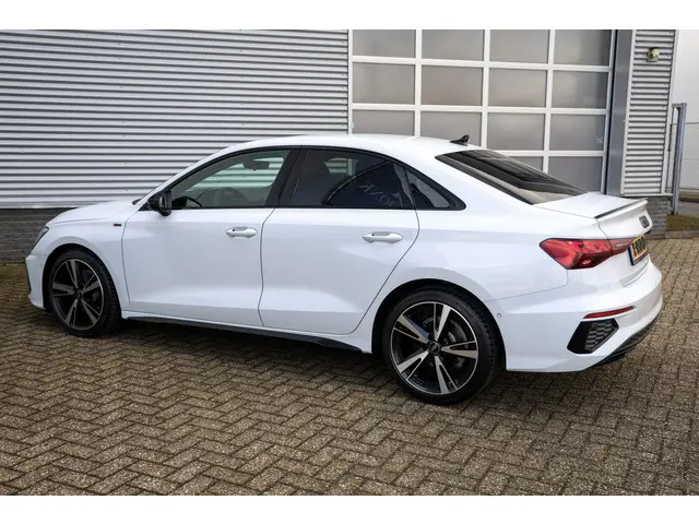 Audi A3 Limousine 35 TFSI 3x S-Line 150PK 2023 Benzine 22