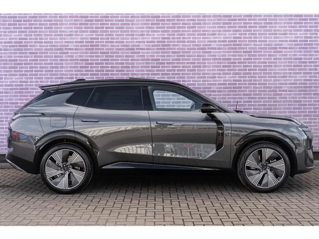 Lynk & Co 08 1.5 More 2025 Hybride Benzine 16