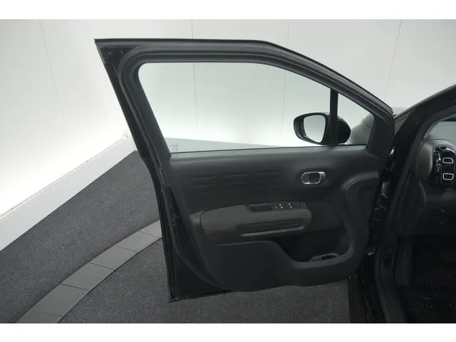 Citroën C3 Aircross PureTech 130 EAT6 Max 2024 Benzine 63