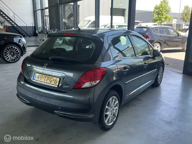 Peugeot 207 1.4 VTi Urban Move 2012 Benzine 4
