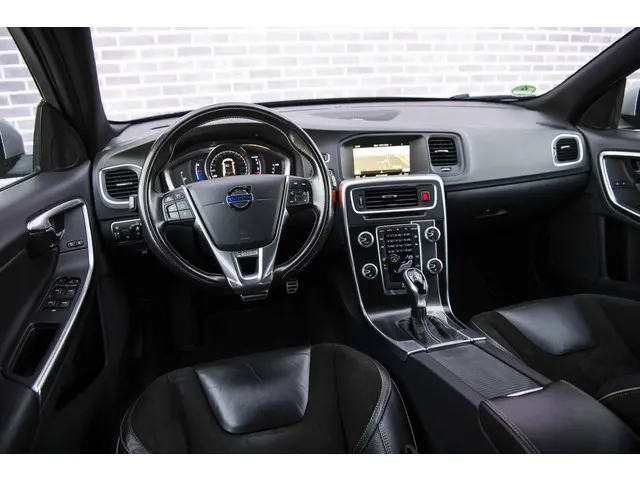 Volvo V60 1.5 T3 R-Design 2017 Benzine 11