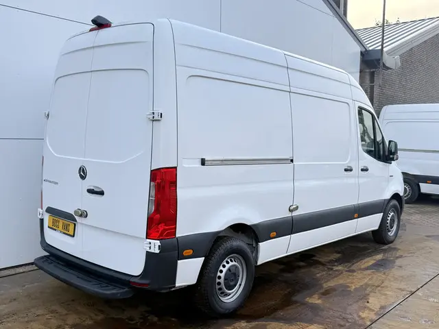 Mercedes-Benz eSprinter 112 2022 Elektrisch 3