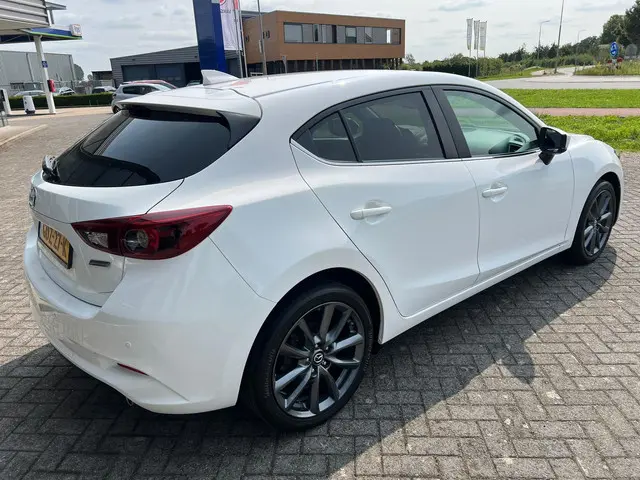 Mazda 3 2.0 SkyActiv-G 120 TS+ 2017 Benzine 3
