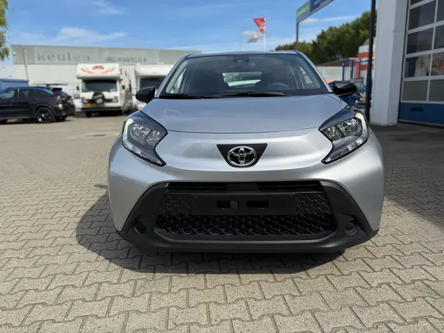 Toyota Aygo X 1.0 VVT-i S-CVT Play Automaat 2024 Benzine 3