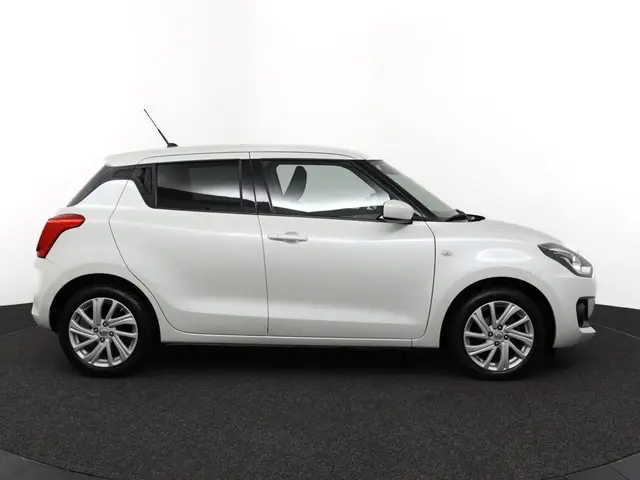 Suzuki Swift 1.2 Select Smart Hybrid 2022 Benzine 13