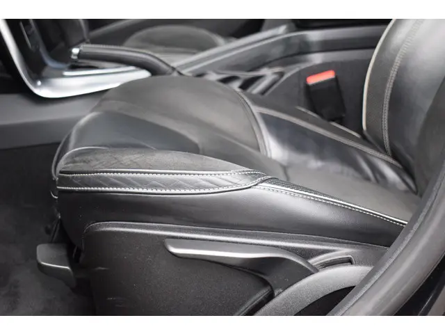 Volvo V40 2.5 T5 255pk Automaat R-Design 2013 Benzine 27