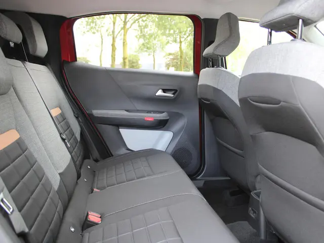 Citroën C3 Aircross 1.2 Turbo 100pk Plus 2025 Benzine 7