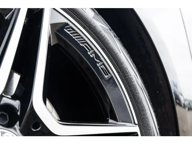 Mercedes-Benz CLA 180 AMG Line 2024 Benzine 34