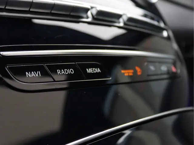 Mercedes-Benz C-Klasse 180 AMG-line 2019 Benzine 61