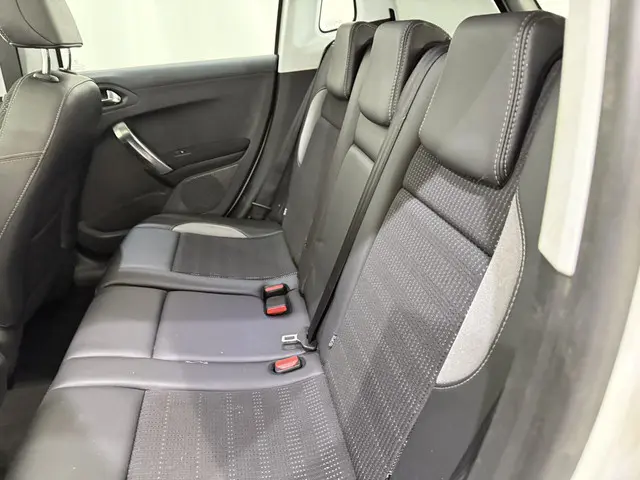 Peugeot 2008 1.2 PureTech 82 Allure Clima 2014 Benzine 20