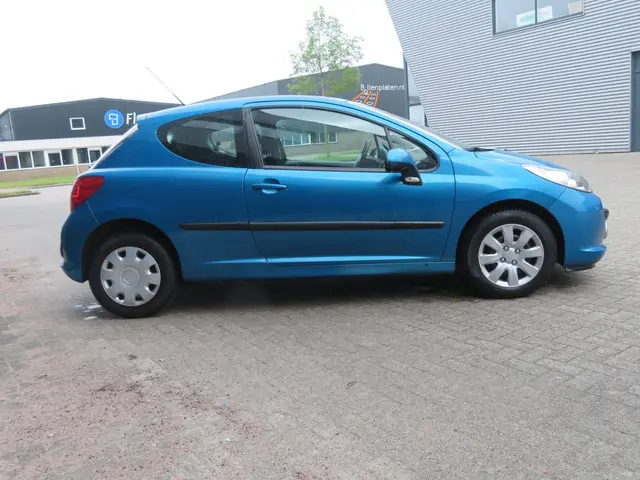Peugeot 207 1.4 VTi Look 174167 km nap 2009 Benzine 6