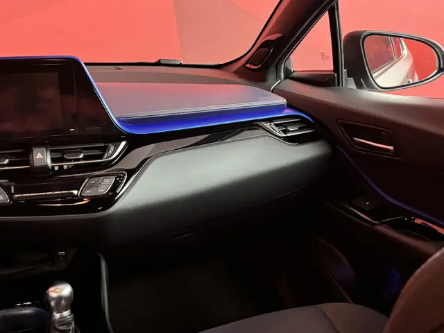 Toyota C-HR 1.8 Hybrid Bi-Tone 2018 Hybride Benzine 43