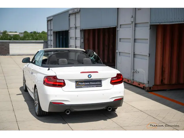BMW 2 Serie Cabrio M235i Executive 2015 Benzine 26