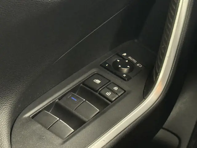 Toyota RAV4 2.5 Hybrid Bi-Tone 2019 Hybride Benzine 24