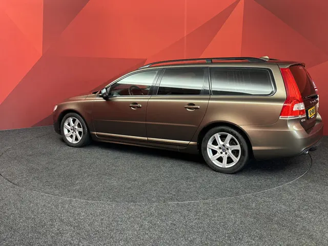 Volvo V70 2.0 D4 Summum 2015 Diesel 21