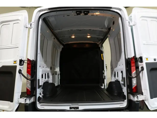 Ford E-Transit 350 L2 H2 Trend 68 kWh 2025 Elektrisch 3