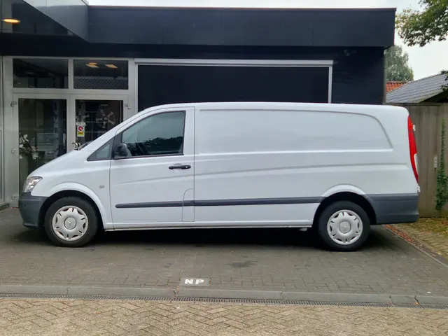 Mercedes-Benz Vito 113 CDI 343 DC Standaard 2013 Diesel 2