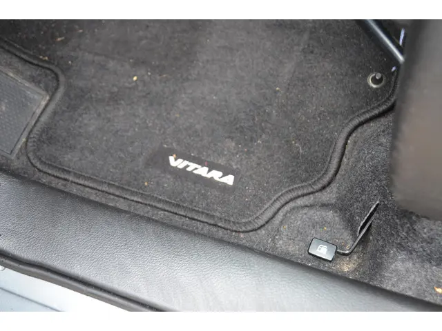 Suzuki Vitara 1.6 Exclusive 2015 Benzine 28