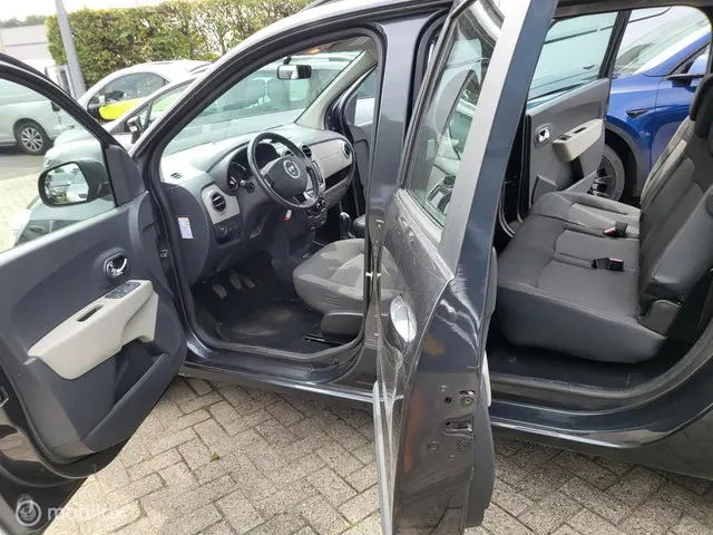 Dacia Lodgy 1.2 TCe Prestige 7p. 2013 Benzine 12