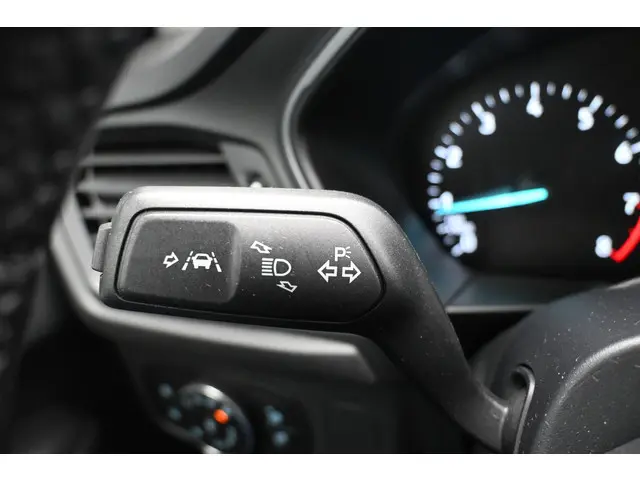 Ford Focus Wagon 1.0 EcoBoost Connected 2022 Benzine 37