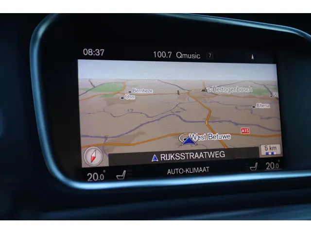 Volvo V40 1.5 T2 NORDIC+ 2017 Benzine 23