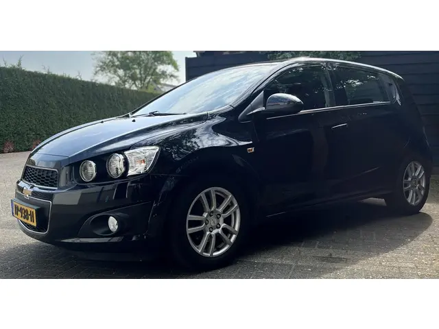 Chevrolet Aveo 1.6 2012 Benzine 2