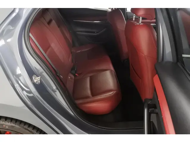 Mazda 3 2.0 X 180pk AWD Automaat Luxury 2019 Benzine 30