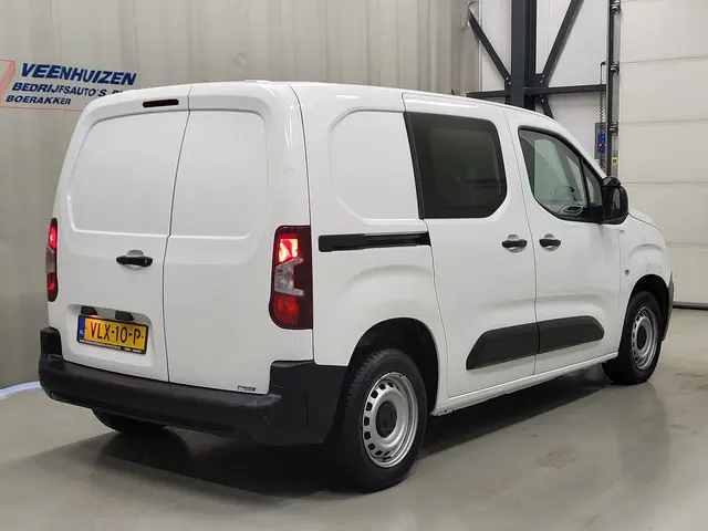 Peugeot Partner 1.2PureTech 110pk Benzine! 2021 Benzine