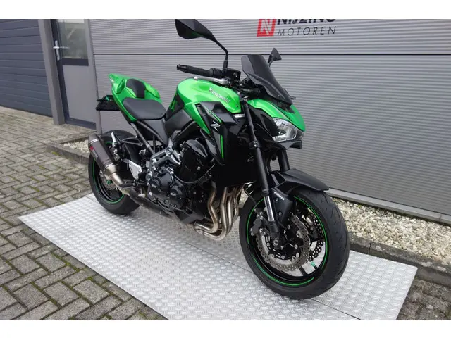 Kawasaki Z900 2
