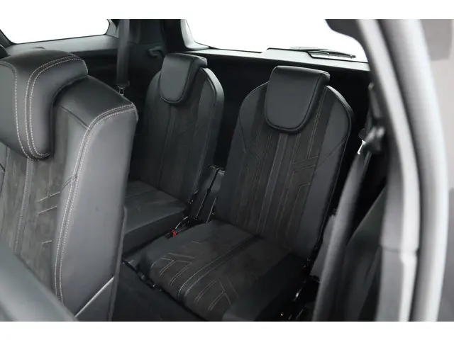 Peugeot 5008 1.2 PureTech GT Pack Business 2022 Benzine 24