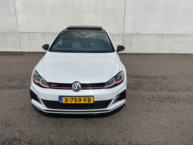 Volkswagen Golf 2.0 TSI GTI TCR 2019 Benzine 10