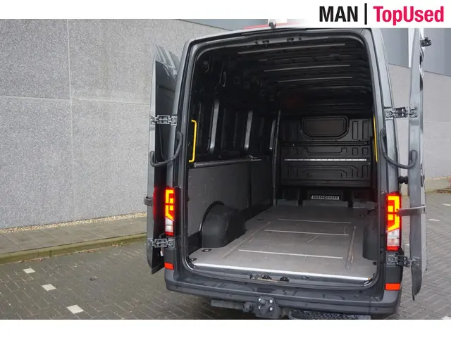 Volkswagen Crafter 35 2.0 TDI L4H3 Highline 2022 Diesel 32