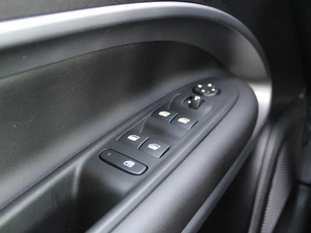 Jeep Avenger 1st Edition 54 kWh 2024 Elektrisch 18