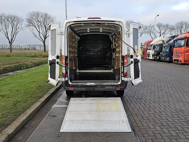 Ford Transit 350 2.0 2018 Diesel 10