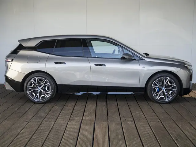 BMW iX M60 2023 Elektrisch 4