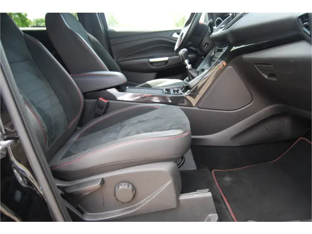 Ford Kuga 1.5 EcoBoost 150PK ST Line 2018 Benzine 29