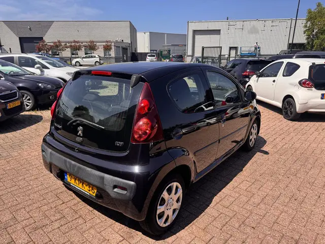 Peugeot 107 1.0 Active NAP / AIRCO / LED 2013 Benzine 5