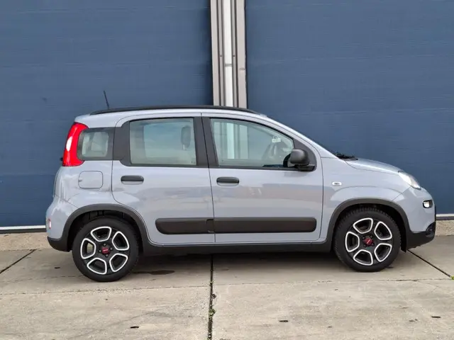Fiat Panda 1.0 Hybrid City Life 2022 Benzine 3