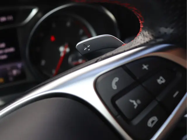 Mercedes-Benz GLA 180 AMG 2019 Benzine 39
