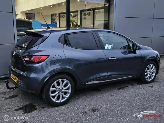 Renault Clio 1.2 TCe Zen Automaat 2018 Benzine 2