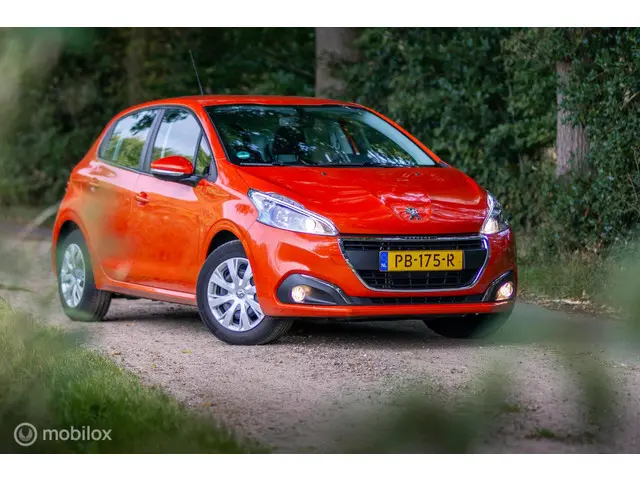 Peugeot 208 1.2 PureTech Blue Lion 2017 Benzine 23
