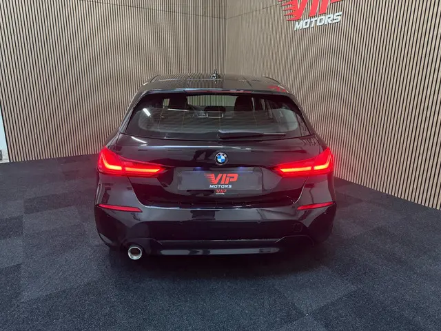 BMW 1 Serie 116i High Executive 2021 Benzine 8