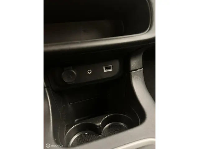 Citroën C3 1.2 PureTech S&S Business 2018 Benzine 16