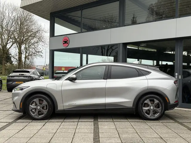 Ford Mustang Mach-E Aut. 75 kWh 2021 Elektrisch 3
