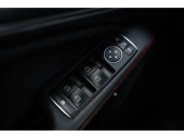 Mercedes-Benz CLA 180 AMG 2015 Benzine 22