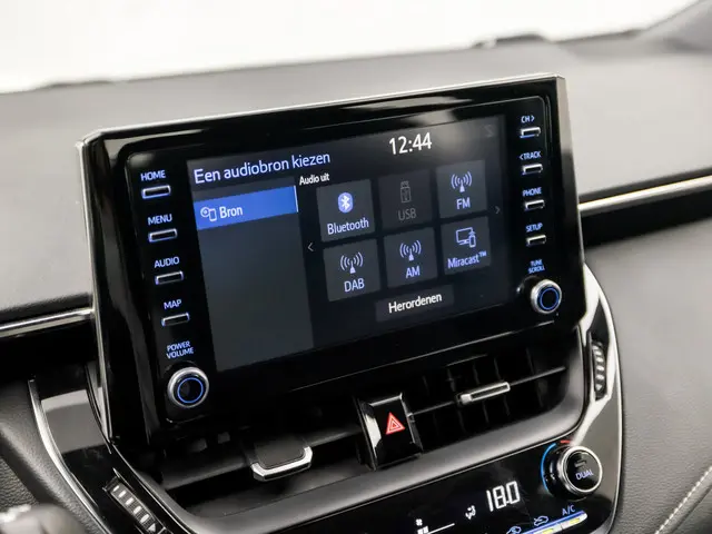 Toyota Corolla 1.8 Hybrid Sport 2021 Hybride Benzine 8